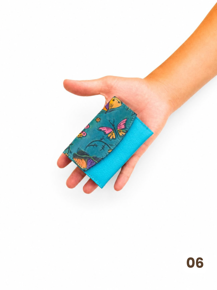 🌺 Billetera Pequeña Pintada a Mano (11x8cm)