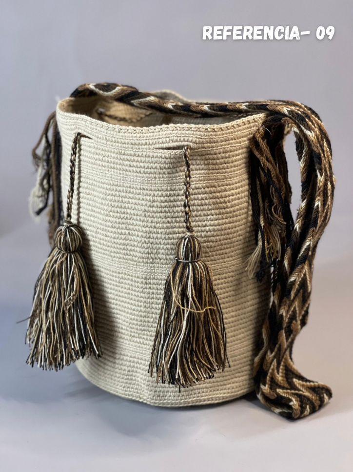 Mochila GRANDE Beige⭐️ (31x28)