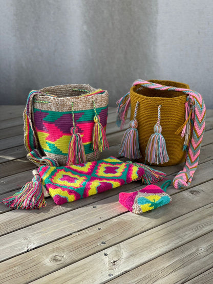 ✨Combo Especial: 2 Mochilas MEDIANAS+ (Sobre Wayuu + Monedero GRATIS) 🎁