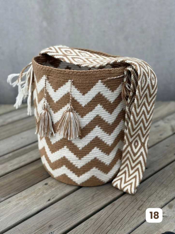 Mochila GRANDE Tonos Tierra🌤️ (31x28)