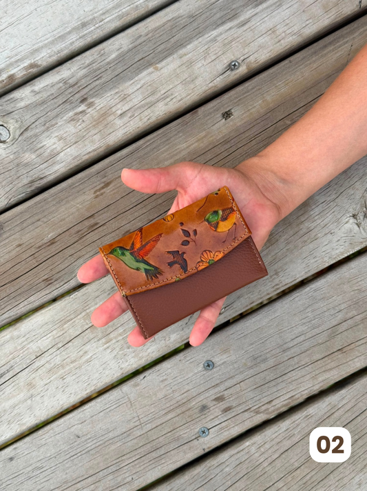 🌺 Billetera Pequeña Pintada a Mano