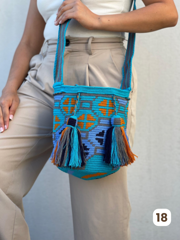 Mochila MEDIANA Colección PREMIUM  🔥⭐️ (22x20)