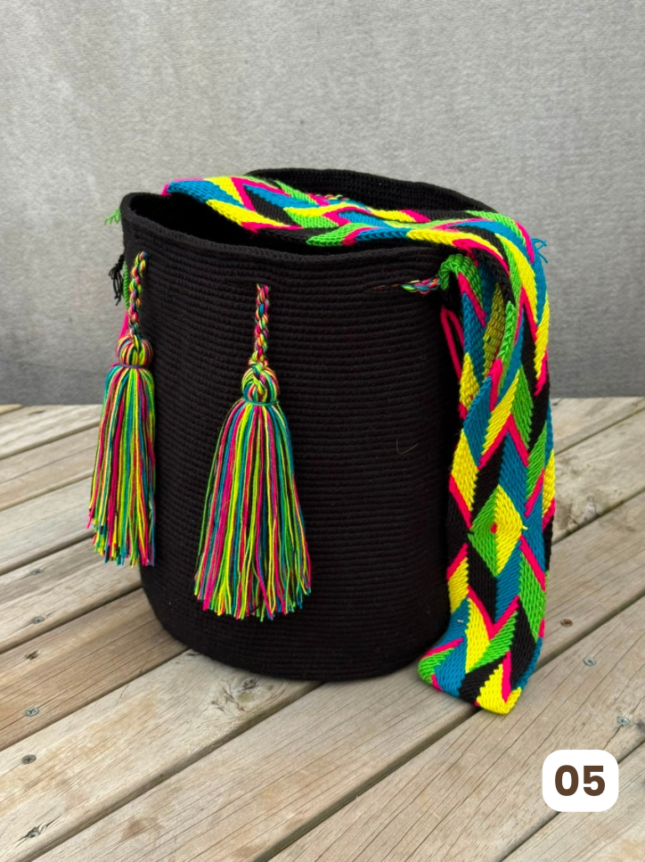 Mochila GRANDE Negra⚫️ 🎩(31x28)