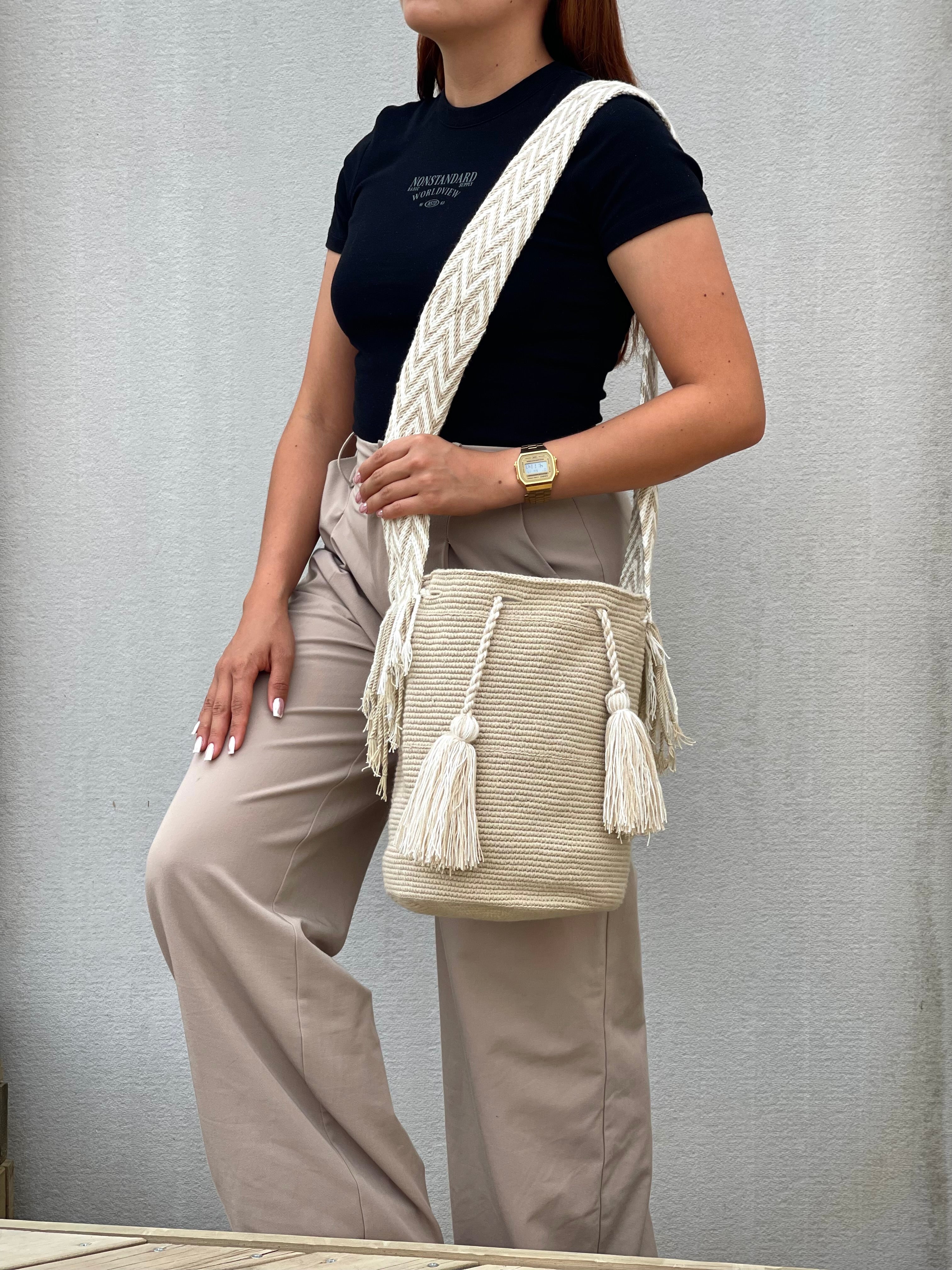 Mochila GRANDE Neutral Exclusiva 🌟⚪️ (31x28)