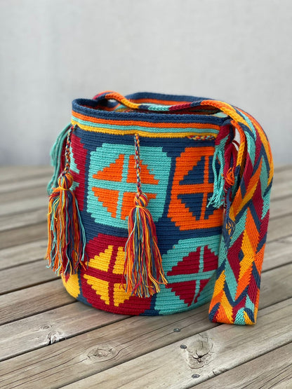 Mochila GRANDE Esencia Clásica🍂 (31x28)