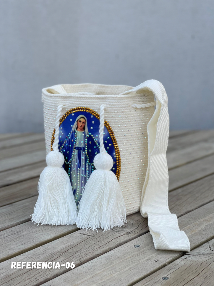 Mochila Wayuu – Colección Virgen Perlada ✨🙏 – (22x20)