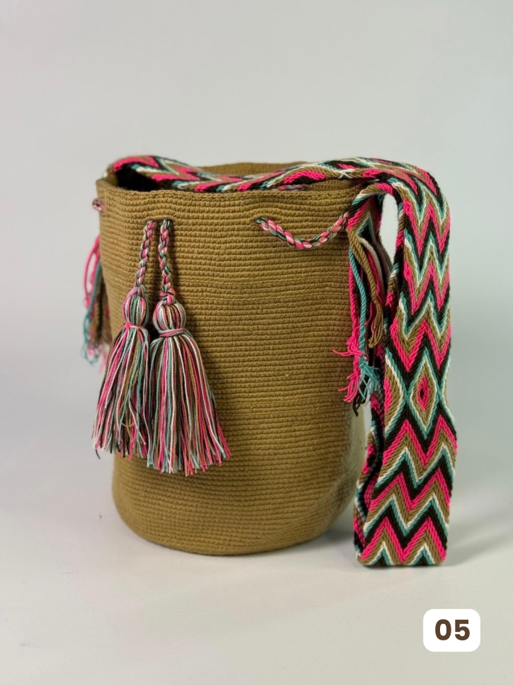 Mochila GRANDE Unicolor Tonos Tierra 🌎(31x28)