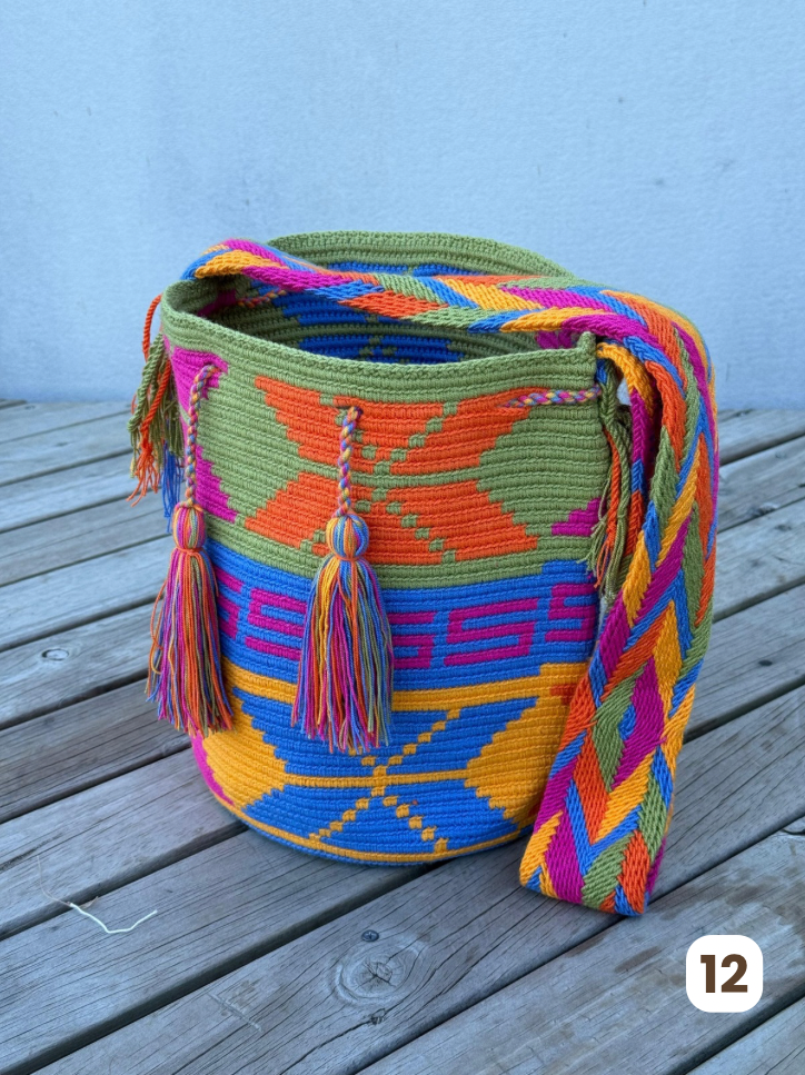 Mochila GRANDE Esencia Clásica🍂 (31x28)