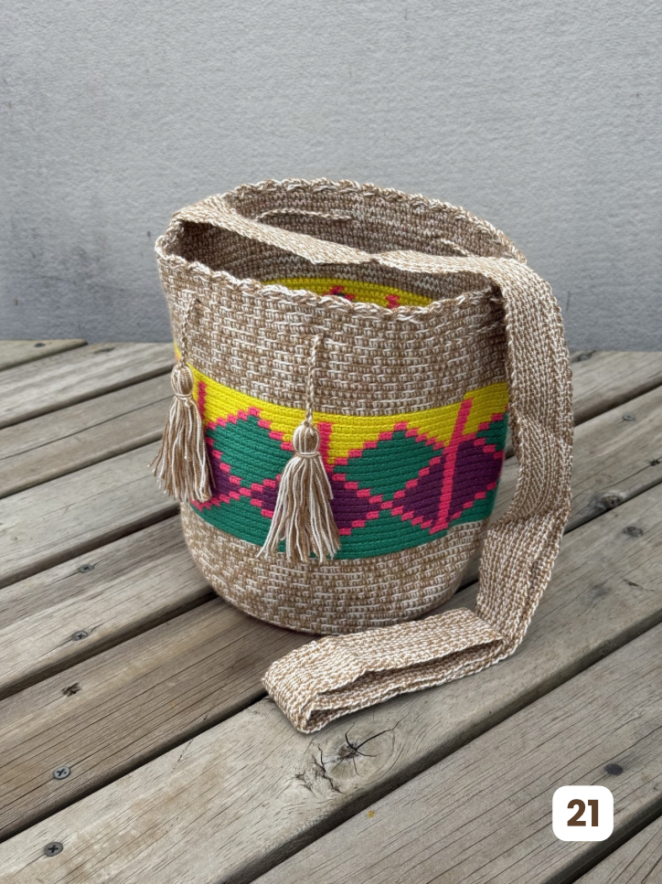 Mochila MEDIANA Tonos Pastel (22x18)⭐️