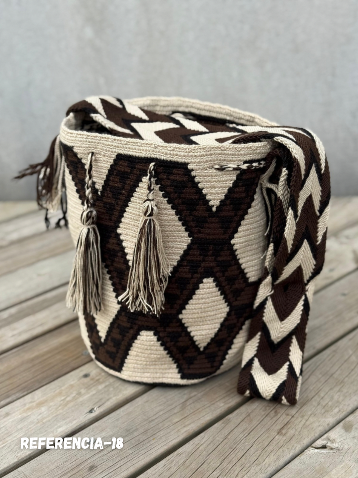 Mochila GRANDE Tonos Tierra🌤️ (31x28)