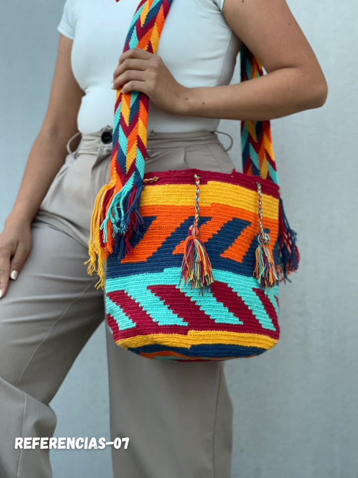 Mochila GRANDE Esencia Clásica🍂 (31x28)