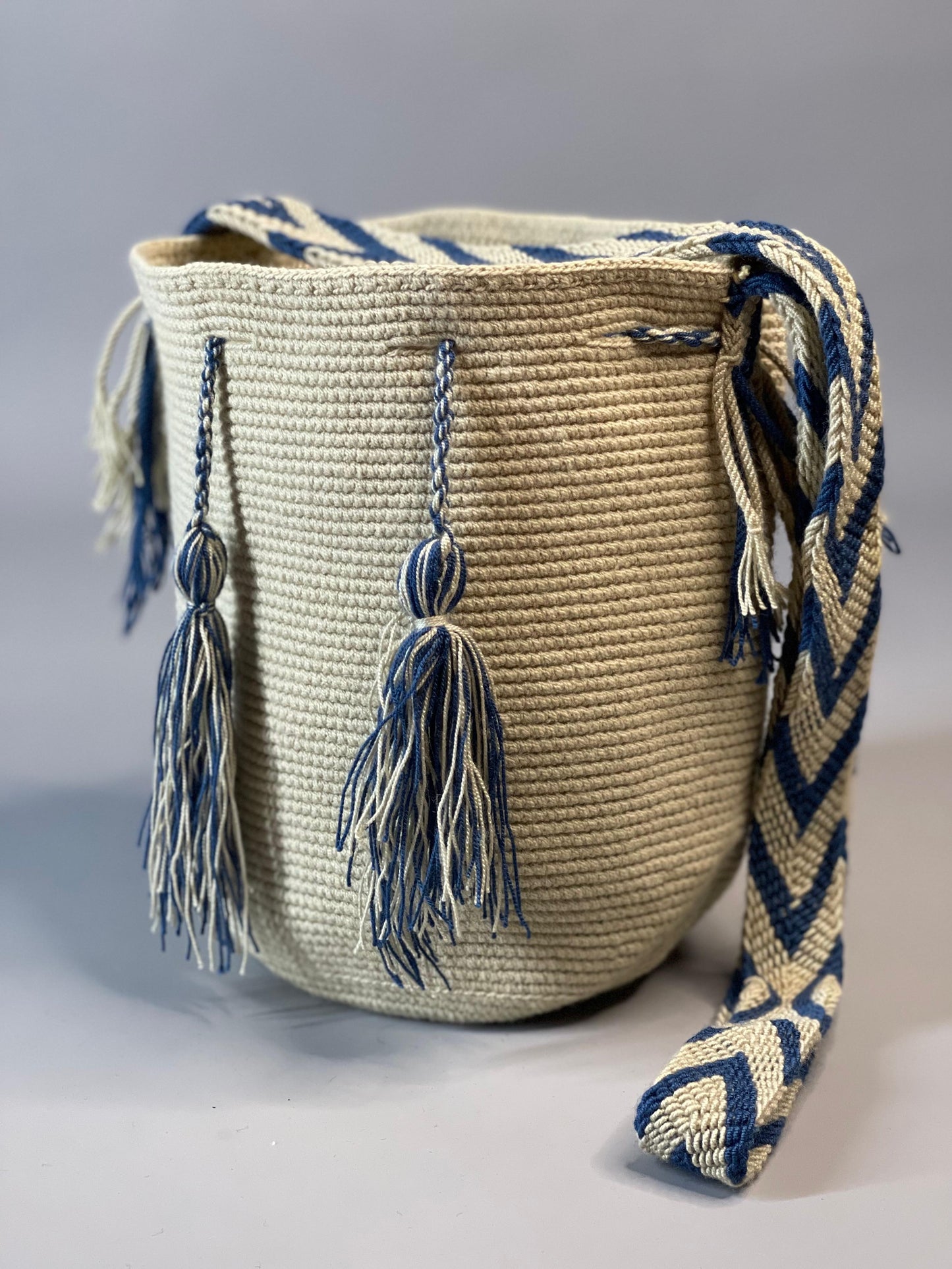 Mochila MEDIANA Unicolor🌟 (21x18)