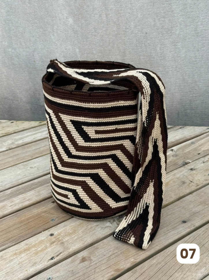 Mochila GRANDE tipo Arhuaca ⭐️🐑(30x28)