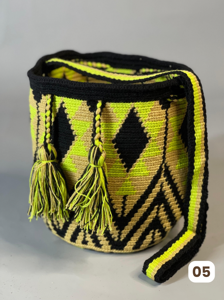 Mochila MEDIANA Colección PREMIUM  🔥⭐️ (22x20)