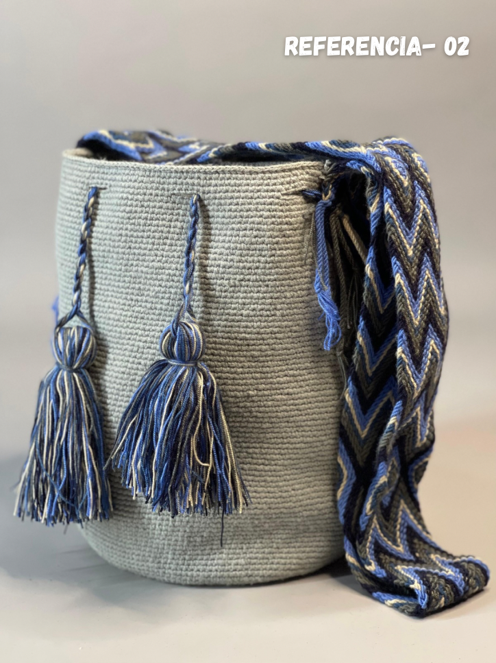 Mochila GRANDE Monocromatico❄️ (31x28)