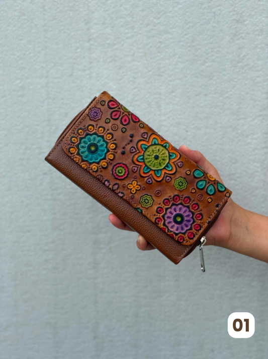 🦋 Billetera Artesanal Pintada a Mano