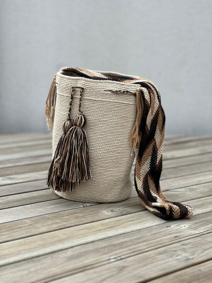 Mochila GRANDE Beige⭐️ (31x28)