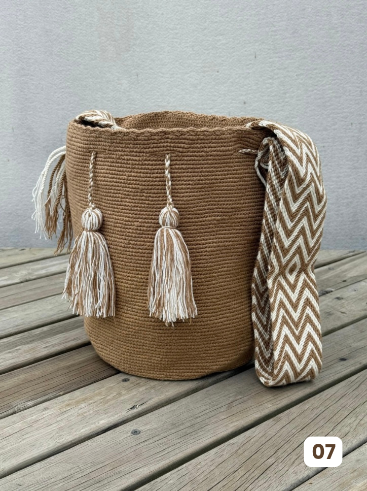 Mochila GRANDE Unicolor Tonos Tierra 🌎(31x28)