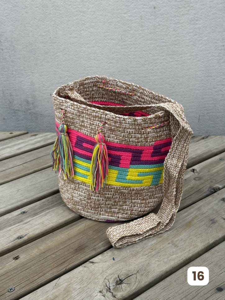 Mochila MEDIANA Tonos Pastel (22x18)⭐️