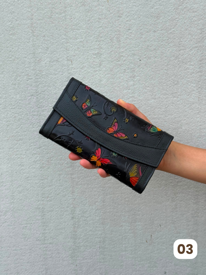 🦋 Billetera Artesanal Pintada a Mano