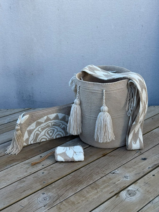 Combo Wayuu: Mochila GRANDE + Monedero + Sobre Artesanal