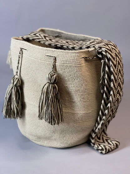 Mochila GRANDE Beige⭐️ (31x28)