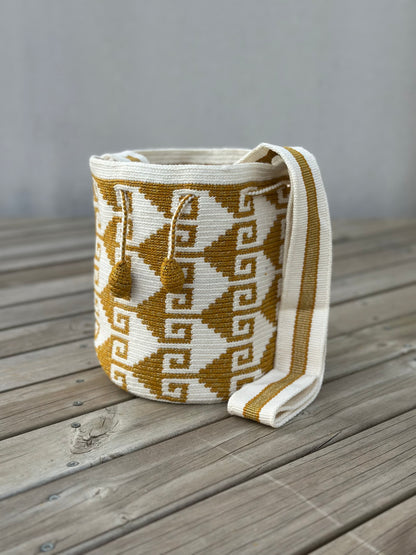 MEDIANA PREMIUM Detalles en SEDA⭐️✨ (22x20)