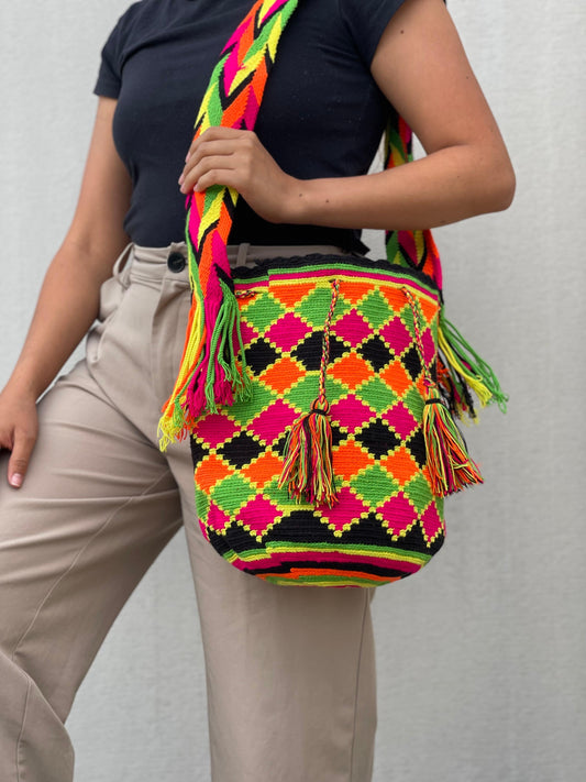Mochila GRANDE Fiesta Tropical🌴 (31x28)