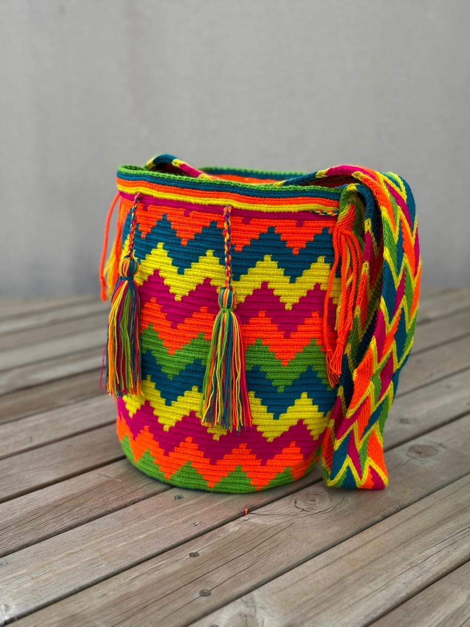 Mochila GRANDE Fiesta Tropical🌴 (31x28)