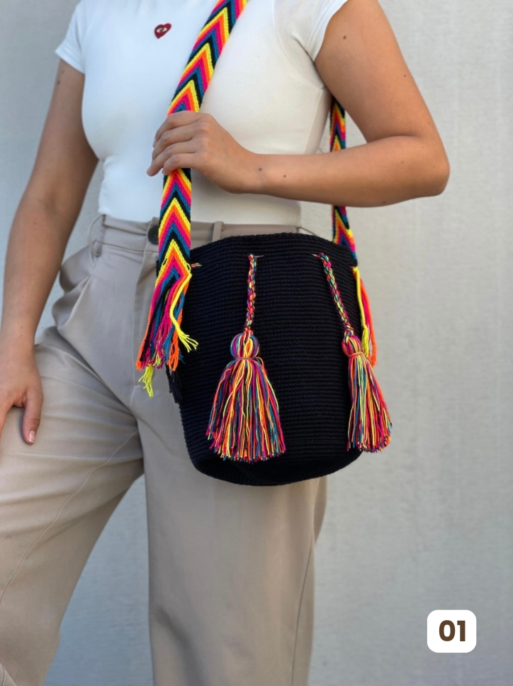 Mochila MEDIANA Unicolor🌟 (21x18)