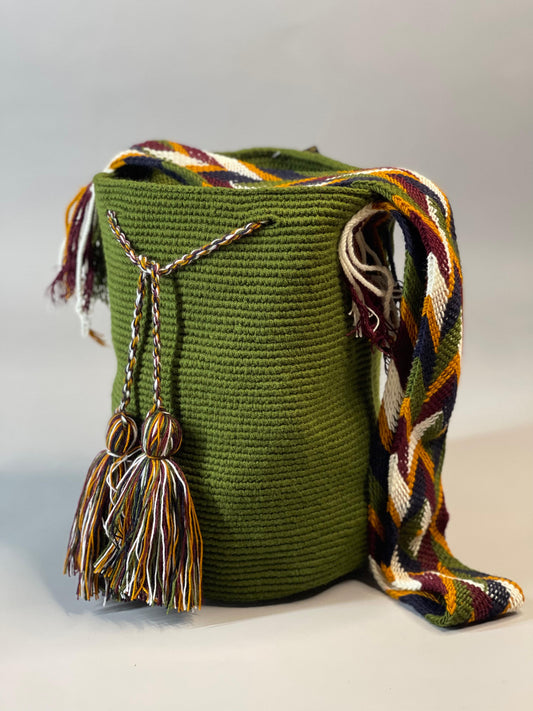 Mochila GRANDE Unicolor Nueva Colección🌟✨ (31x28)