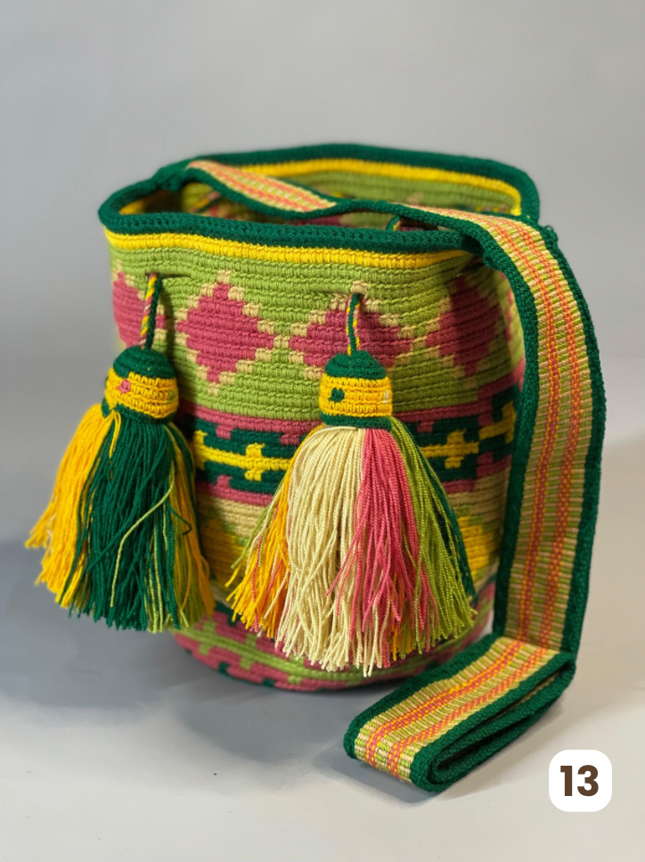 Mochila MEDIANA Colección PREMIUM  🔥⭐️ (22x20)