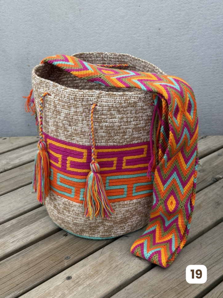 Mochilas GRANDE Matizadas💫 (31x28)