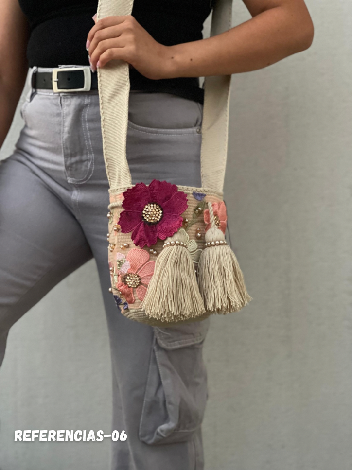 Mochila Recamada PEQUEÑA Primavera🌸🌷💎 (17x15)