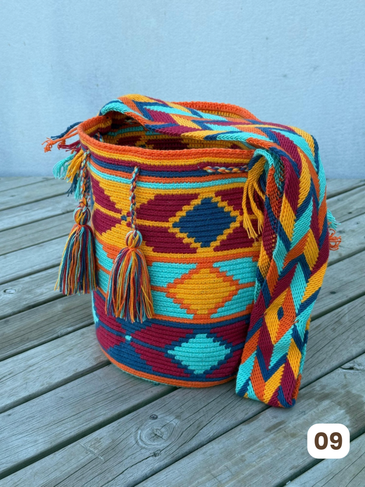 Mochila GRANDE Esencia Clásica🍂 (31x28)