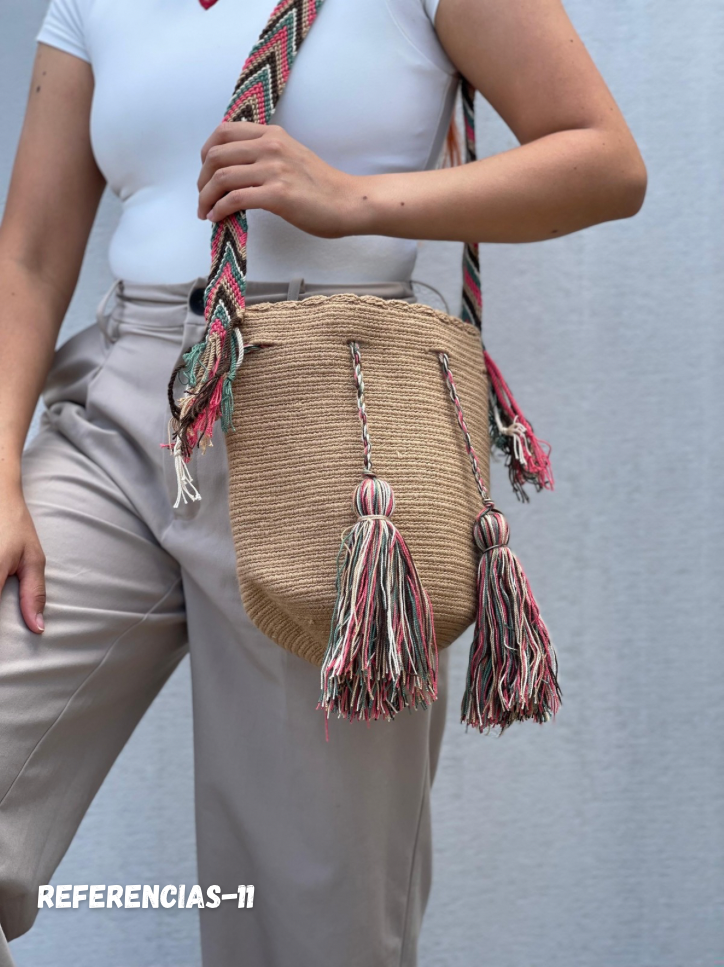 Mochila MEDIANA Unicolor🌟 (21x18)